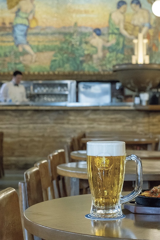 ビールがますますウマい季節になった! ひとりでも入りやすい銀座の飲み屋さん10選|親しみやすい居酒屋さん、初心者さんでも入れるバーほか