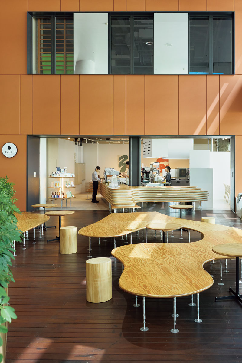 BERTH COFFEE みなとみらい(バース コーヒー みなとみらい)の店内