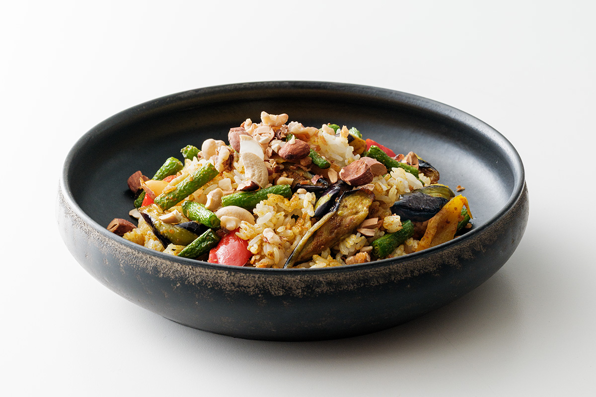 今が旬! 食感を楽しむ。“いんげん”が主役のレシピ3選|料理×器の組み合わせも提案。