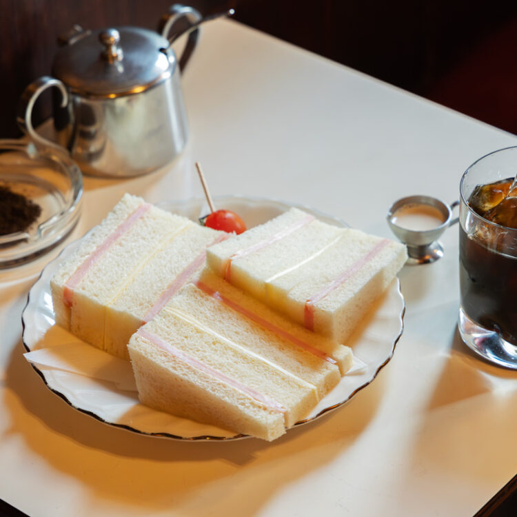 【名建築】間違いなしの一度は訪れておきたい喫茶店16選｜絶品プリンと内装美ほか