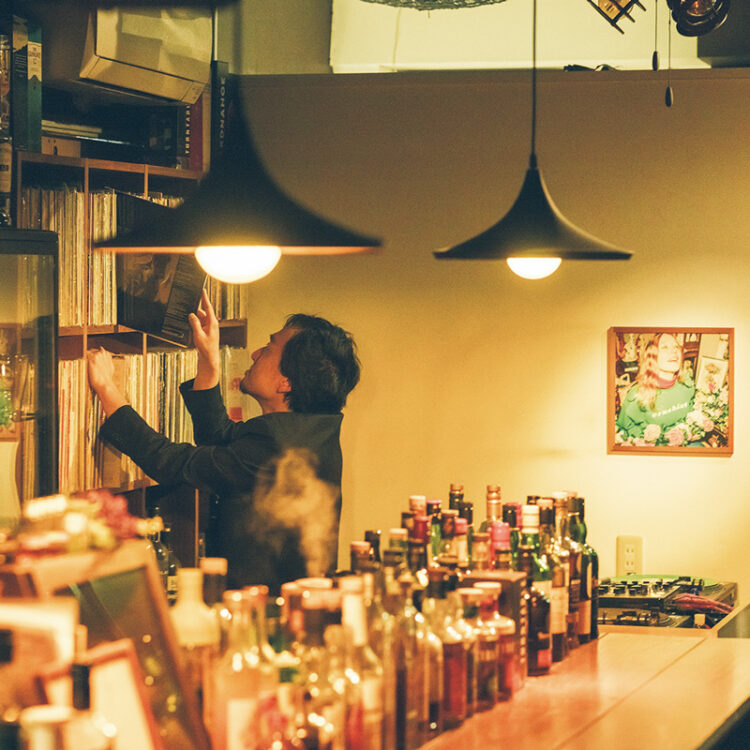 横浜のListening Bar Antibodyのカウンター