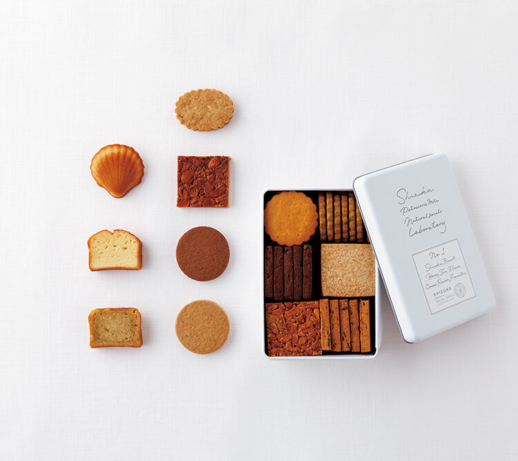 ハニー、紅茶、全粒粉、ダブルカカオ、レーズン、フロランタンが詰まった「No.1シヅカビスケット」（5,983円）。焼菓子は単品での販売も。