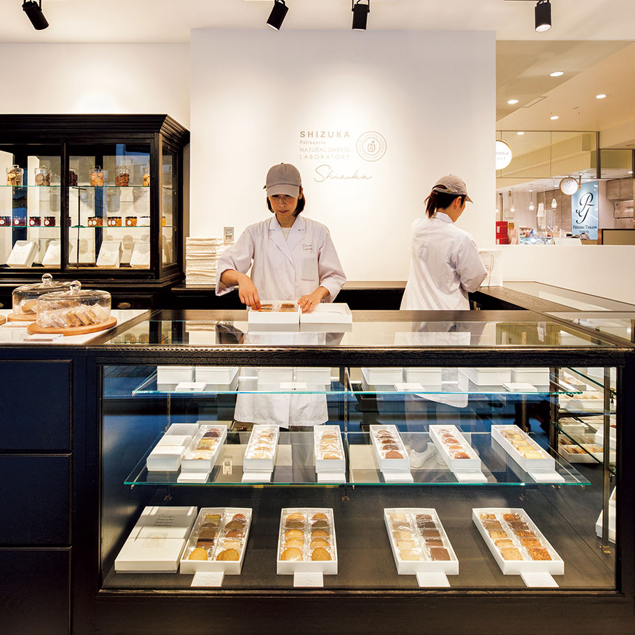 〈シヅカ洋菓子店 自然菓子研究所〉の店内
