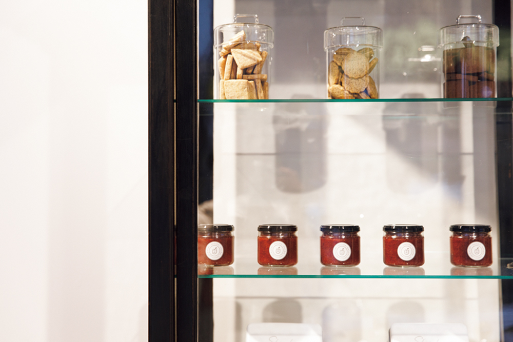 〈シヅカ洋菓子店 自然菓子研究所〉の焼き菓子