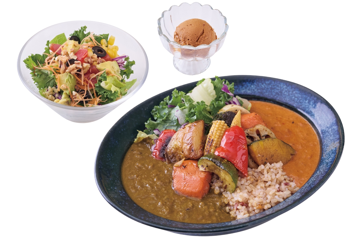 横浜駅西口のJOINUSのおすすめのルーシー プラスアールの野菜たっぷり玄米のあいがけカレーセット