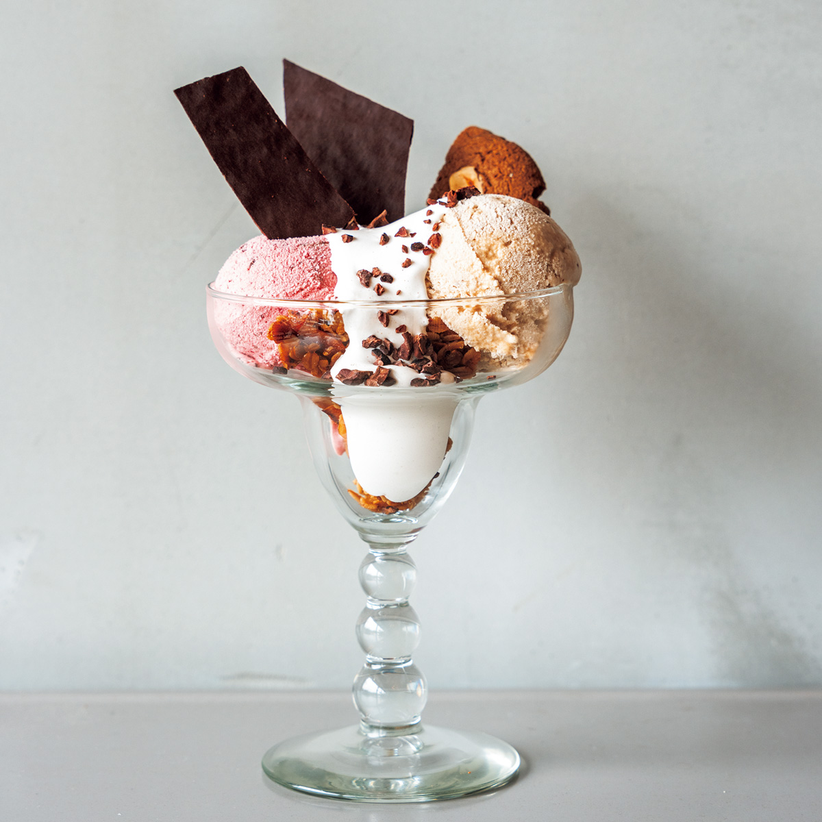 沖縄の北谷エリアにあるTHREE STARS ICECREAMのパフェ