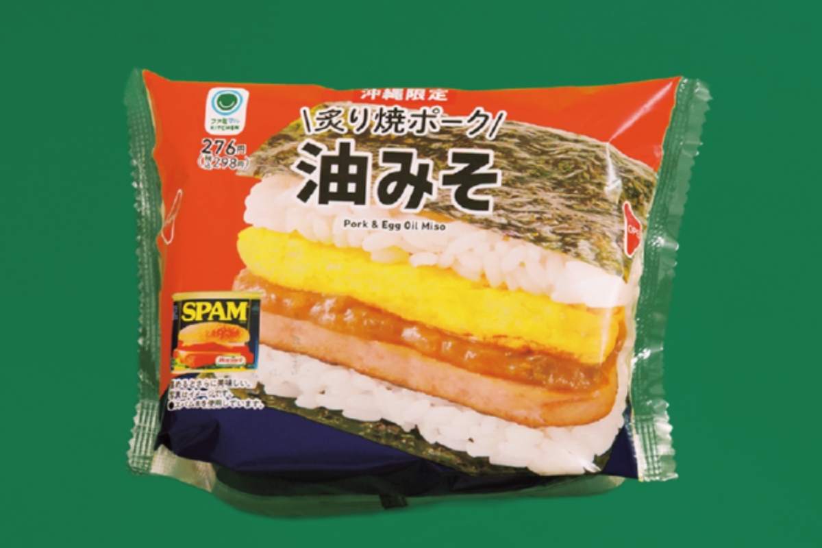 「ファミチキ」のルーツは沖縄にあり? お土産にピッタリな沖縄のファミリーマート限定商品6選
