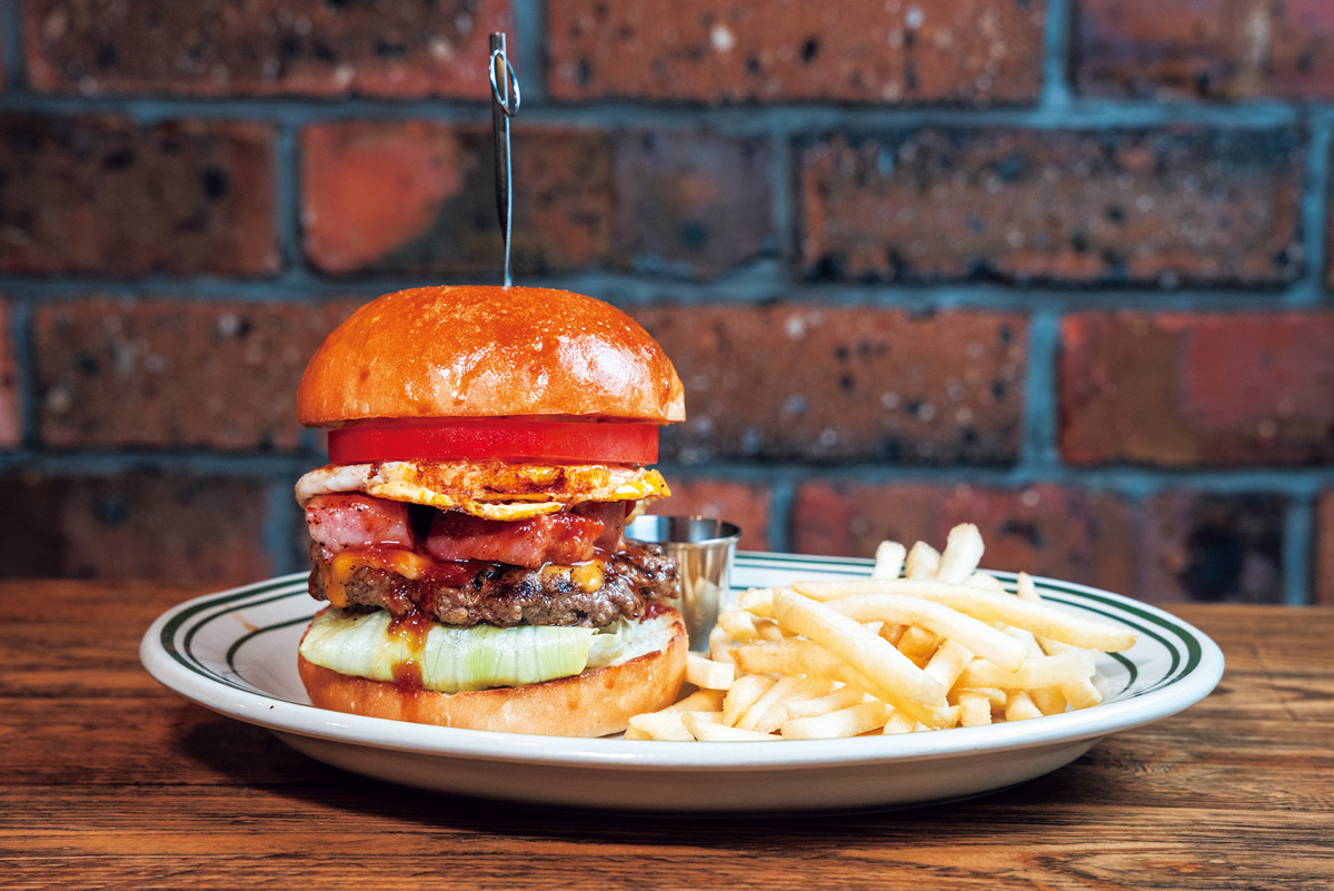 沖縄のBURGER STAND Hi-Fiveのハンバーガー