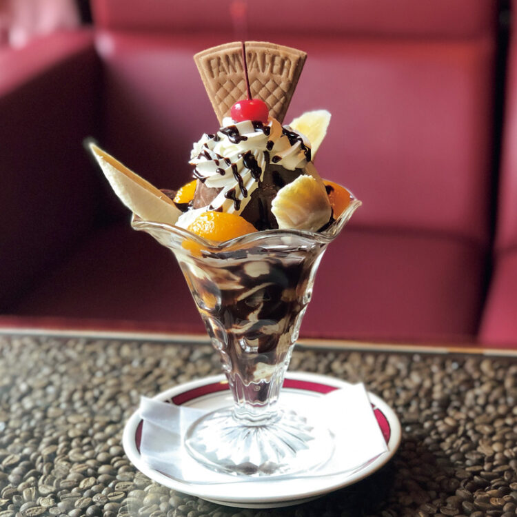 【静岡県】〈喫茶ヴィーナス〉のチョコパフェ