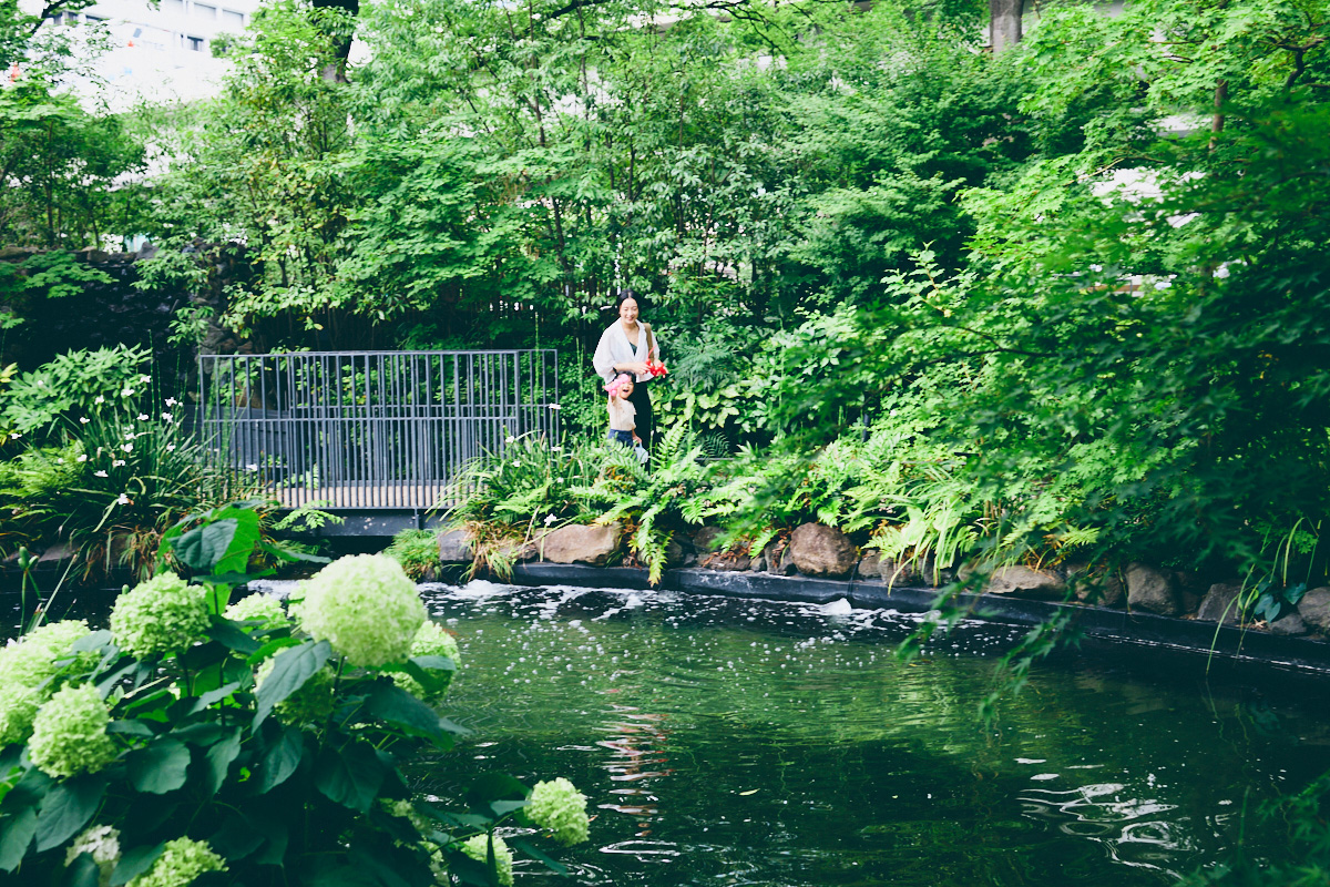 常盤橋タワーの親水空間