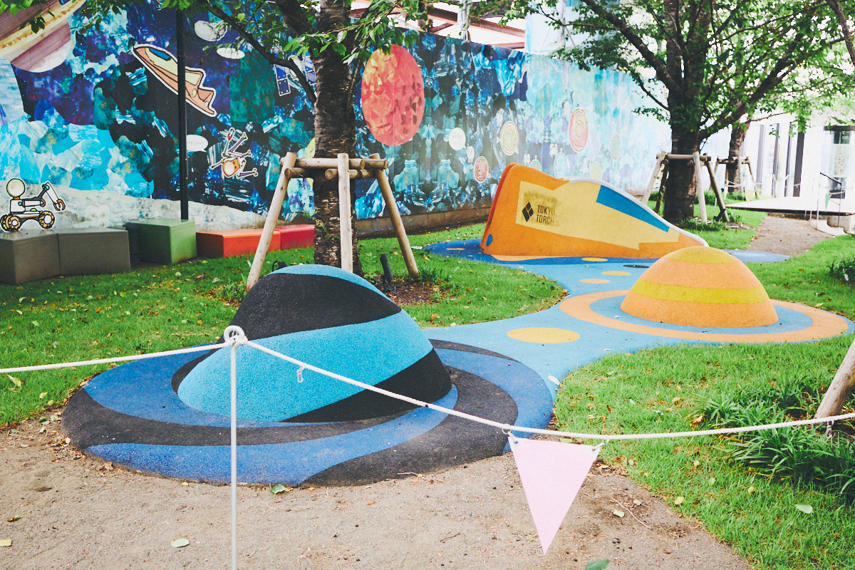 常盤橋タワーの公園