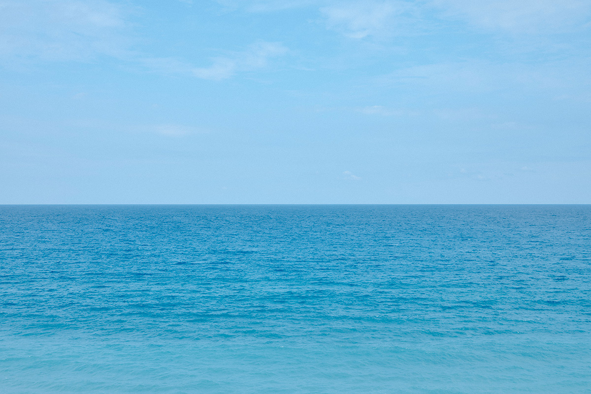 【新島】青い海が続く離島で感じた息吹。自慢の食、暮らしの文化で満たされる1泊2日の車旅