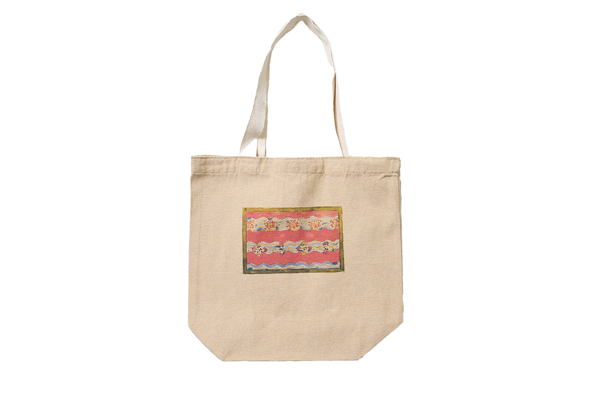 小津が幼少期に描いた「菜の花と蝶の模様」のコットンバッグ1,200円