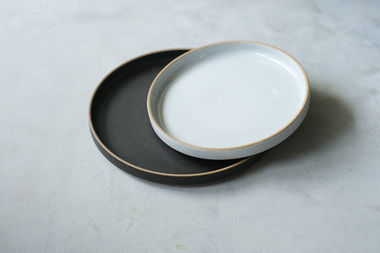 食洗機も電子レンジもOKなおしゃれなお皿。かっこよさと利便性の両立!〈HASAMI PORCELAIN ハサミポーセリン〉