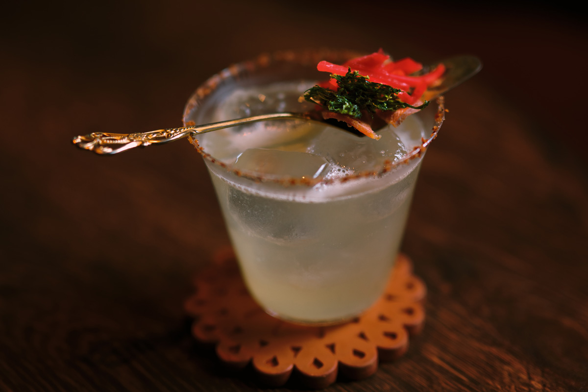 LO25:30。ボックスシートも完備、アジアのトップバー。〈El Lequio〉