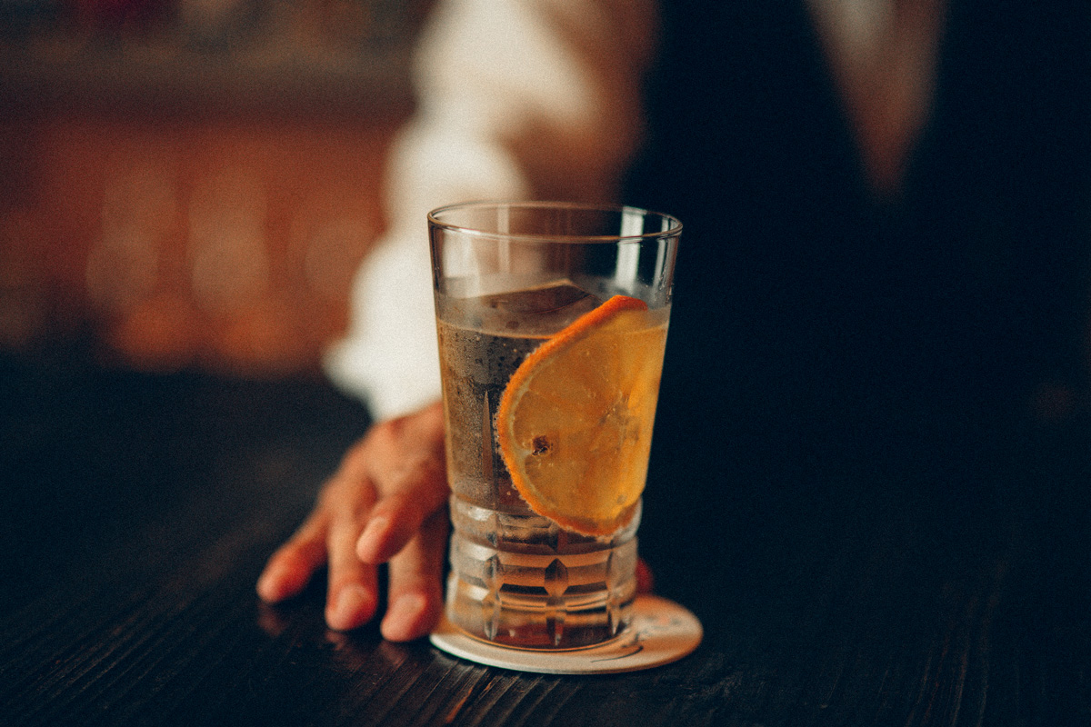 LO24:00。異彩を放つ和の意匠、貫くオーセンティック。〈BARごとう〉