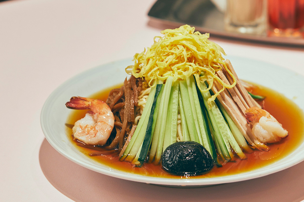 【東京・神保町】冷やし中華発祥の地〈揚子江菜館〉で楽しむ夏の定番