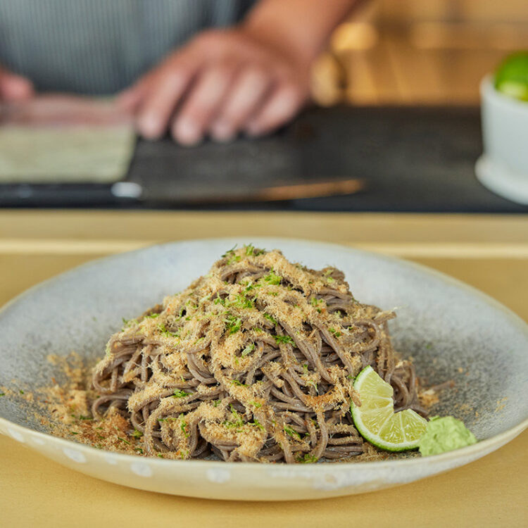 【学芸大学】〈日々～nichinichi～〉の「真鯛節、牡蠣醤油、すだちのまぜ蕎麦」