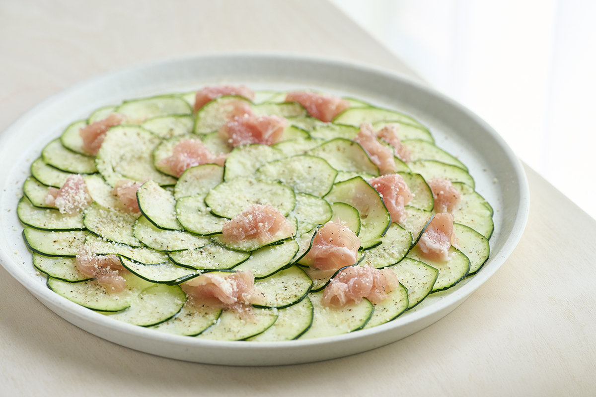 酷暑に！火も不要、包丁もほぼ不要！生ズッキーニのカルパッチョ風