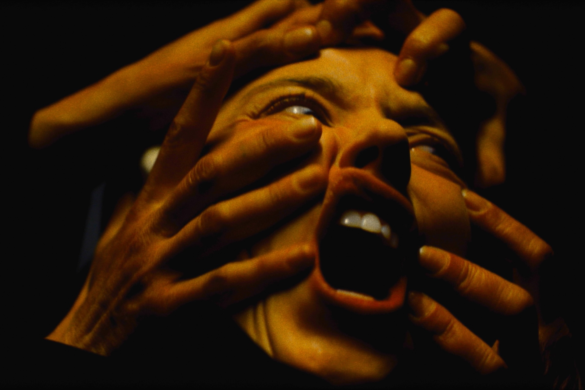 背筋が凍るほど怖いのに目が離せない｜この夏、避暑にぴったりな“本気のホラー映画”3選