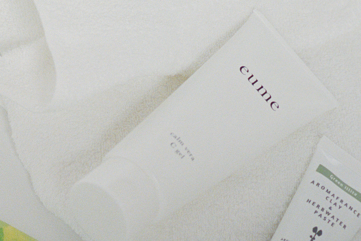 〈eume〉の「カームベラCジェル」