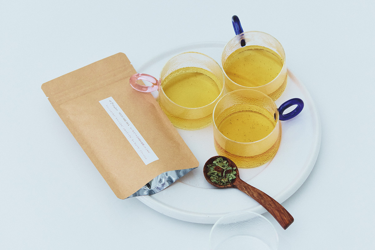 女性の心身をケアする独自のブレンドティー。〈SELF CARE TEA〉の「うつくしく」
