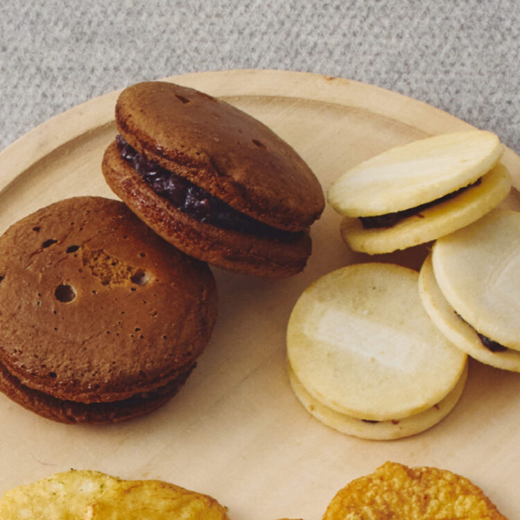 〈御菓子司 中里〉の「南蛮焼」と「揚最中」 〈御菓子司 中里〉の「南蛮焼」と「揚最中」