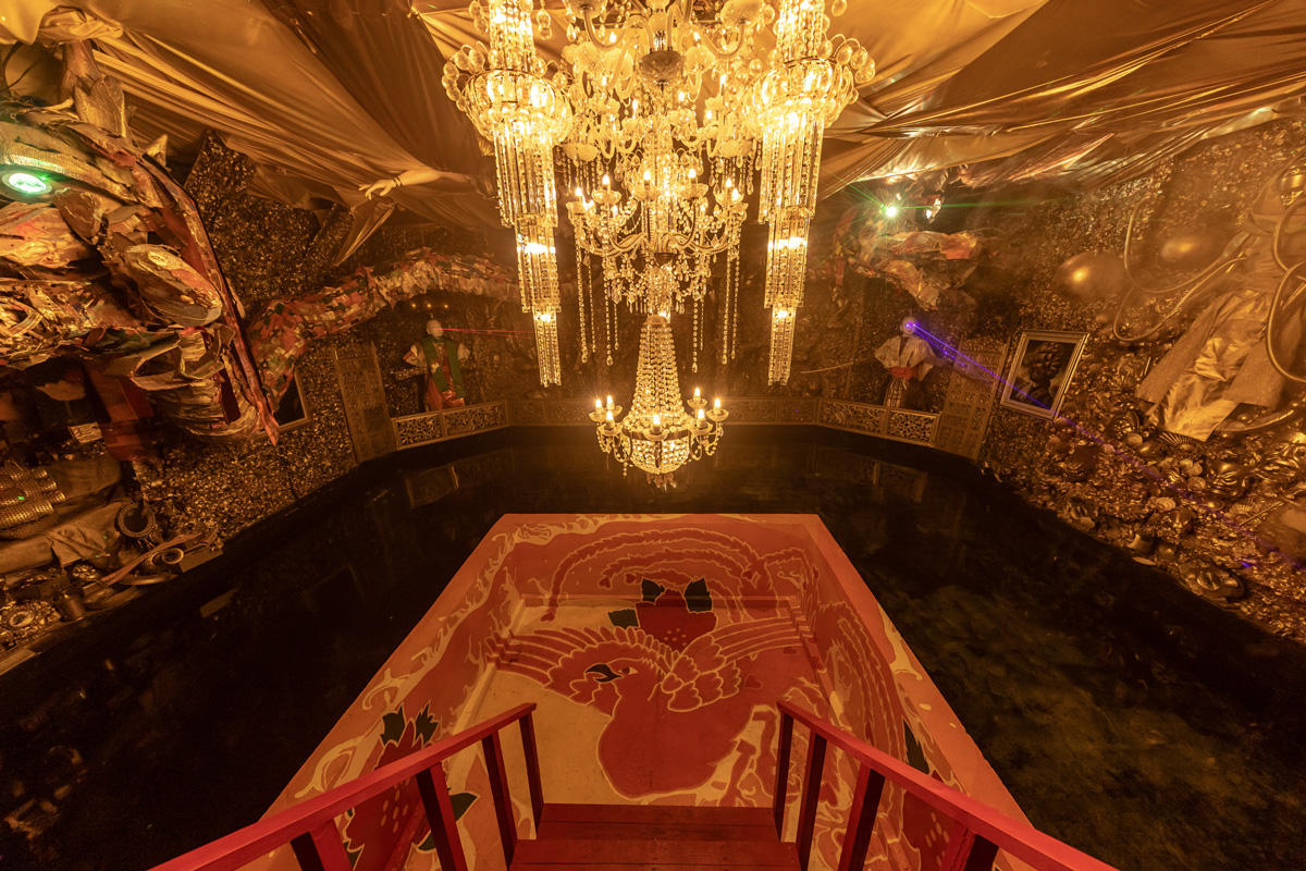 黄金の海に消えた船 豊福 亮（2025年）