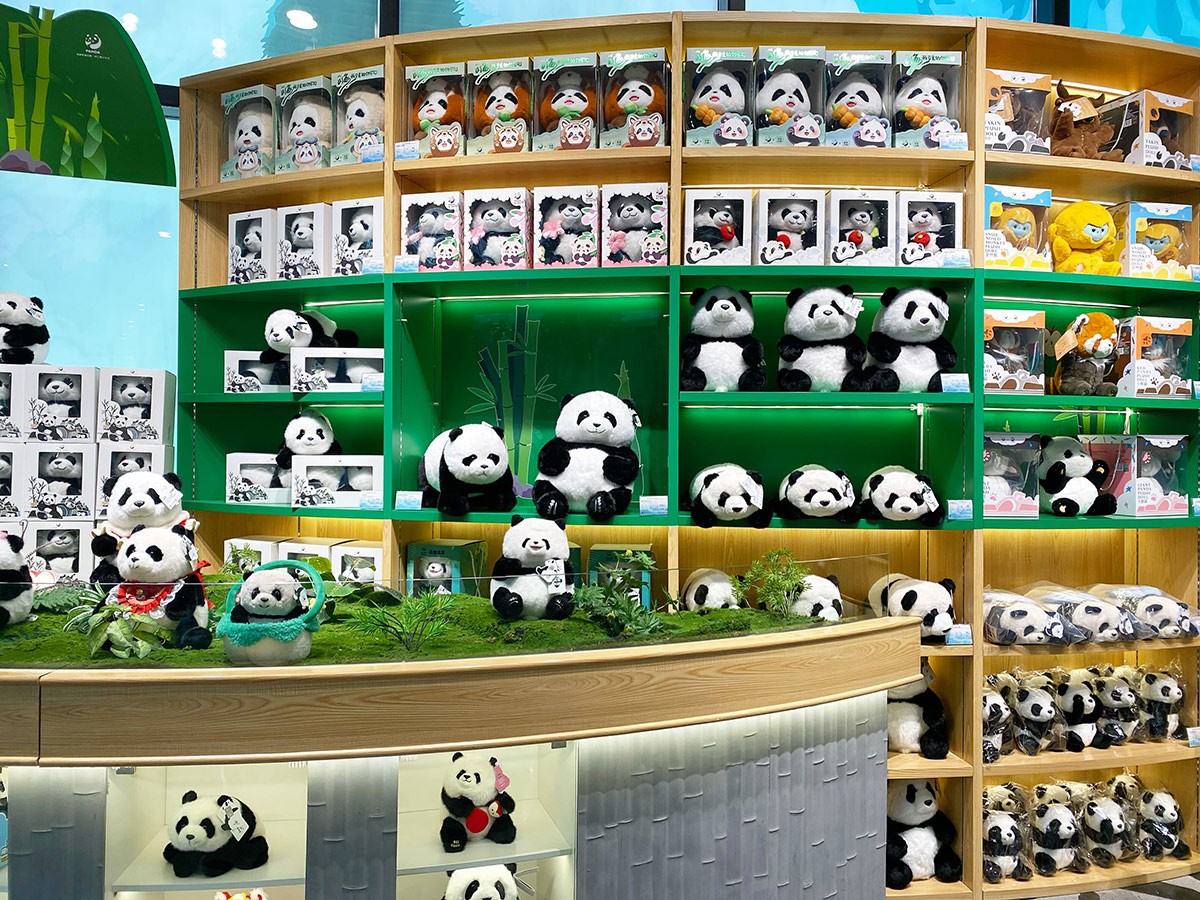 成都ジャイアントパンダ繁殖研究基地のお土産コーナー
