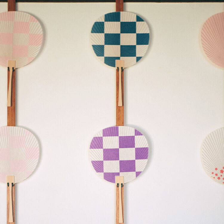 京都土産の新定番！〈蜂屋うちわ職店〉で見つけた一生モノの京うちわ