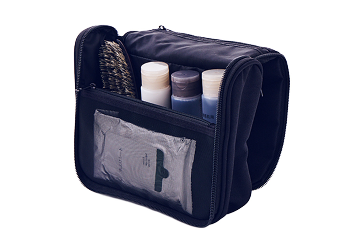 〈無印良品〉のおすすめトラベルグッズ4. ポリエステル吊るして使える洗面用具ケース