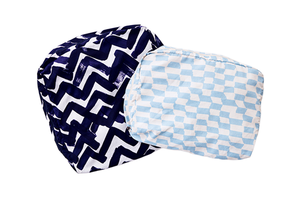 〈ミナ ペルホネン〉のポーチ