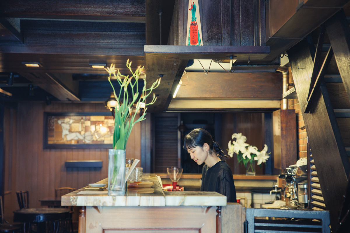 京都祇園の喫茶店〈COFFEE Cattleya〉