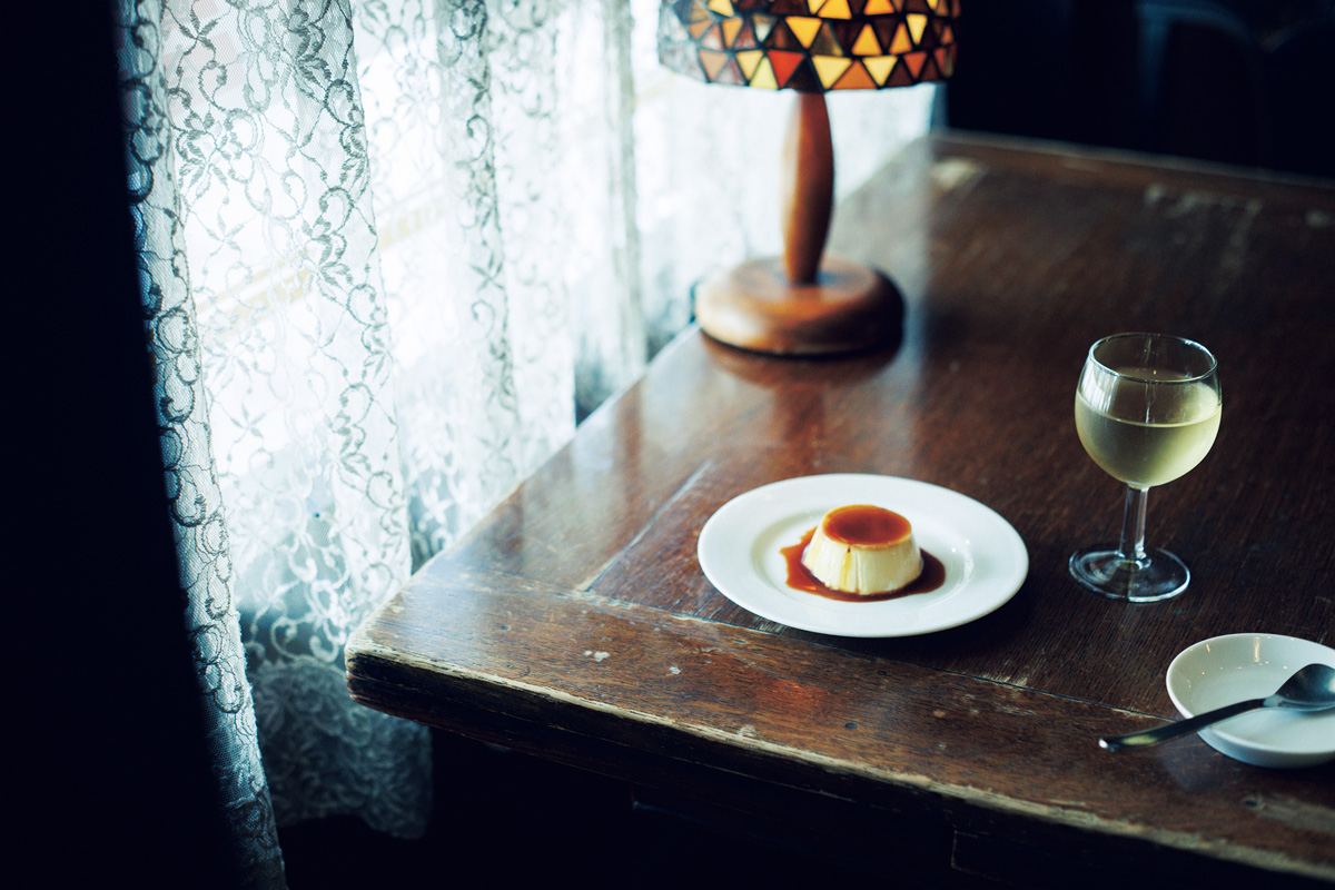 京都・祇園の名物レトロ喫茶がスタイル一新！〈COFFEE Cattleya〉