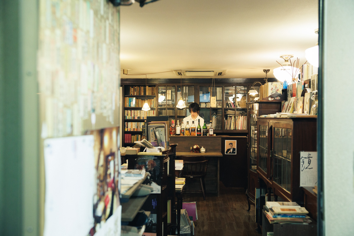 京都の〈アスタルテ書茶房〉