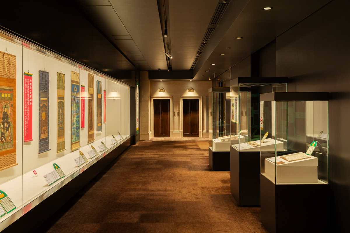 静嘉堂文庫美術館　銀ブラスポット