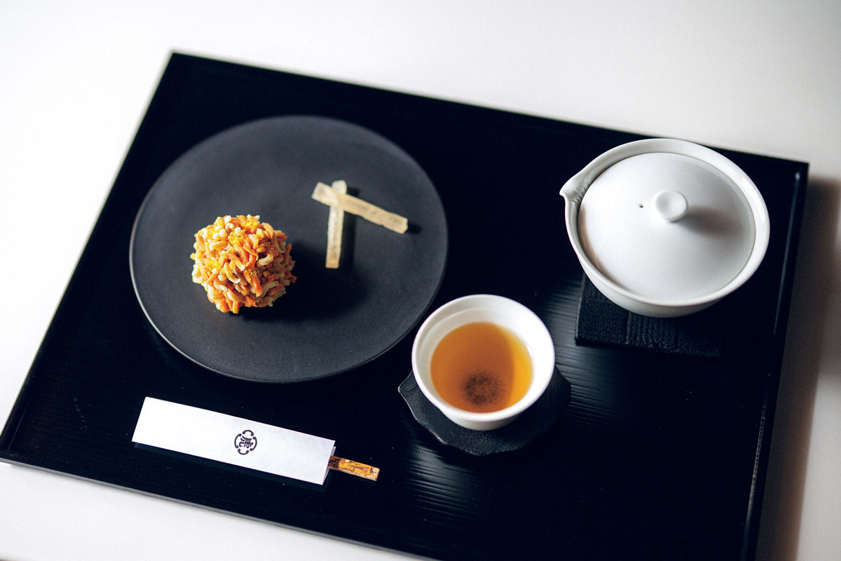 銀ぶらスポット　〈TORAYA GINZA〉の木犀花