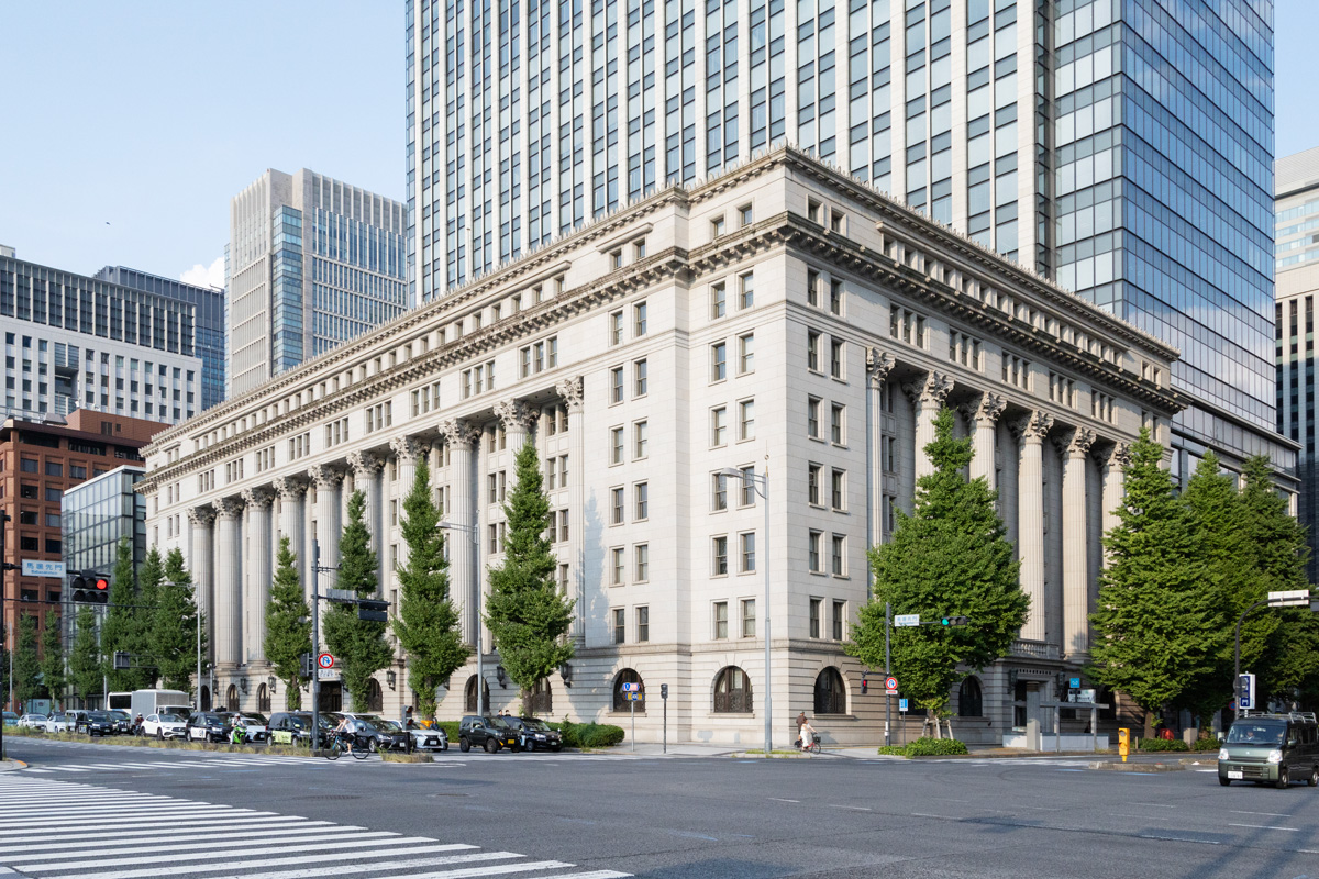 静嘉堂文庫美術館　銀ブラスポット