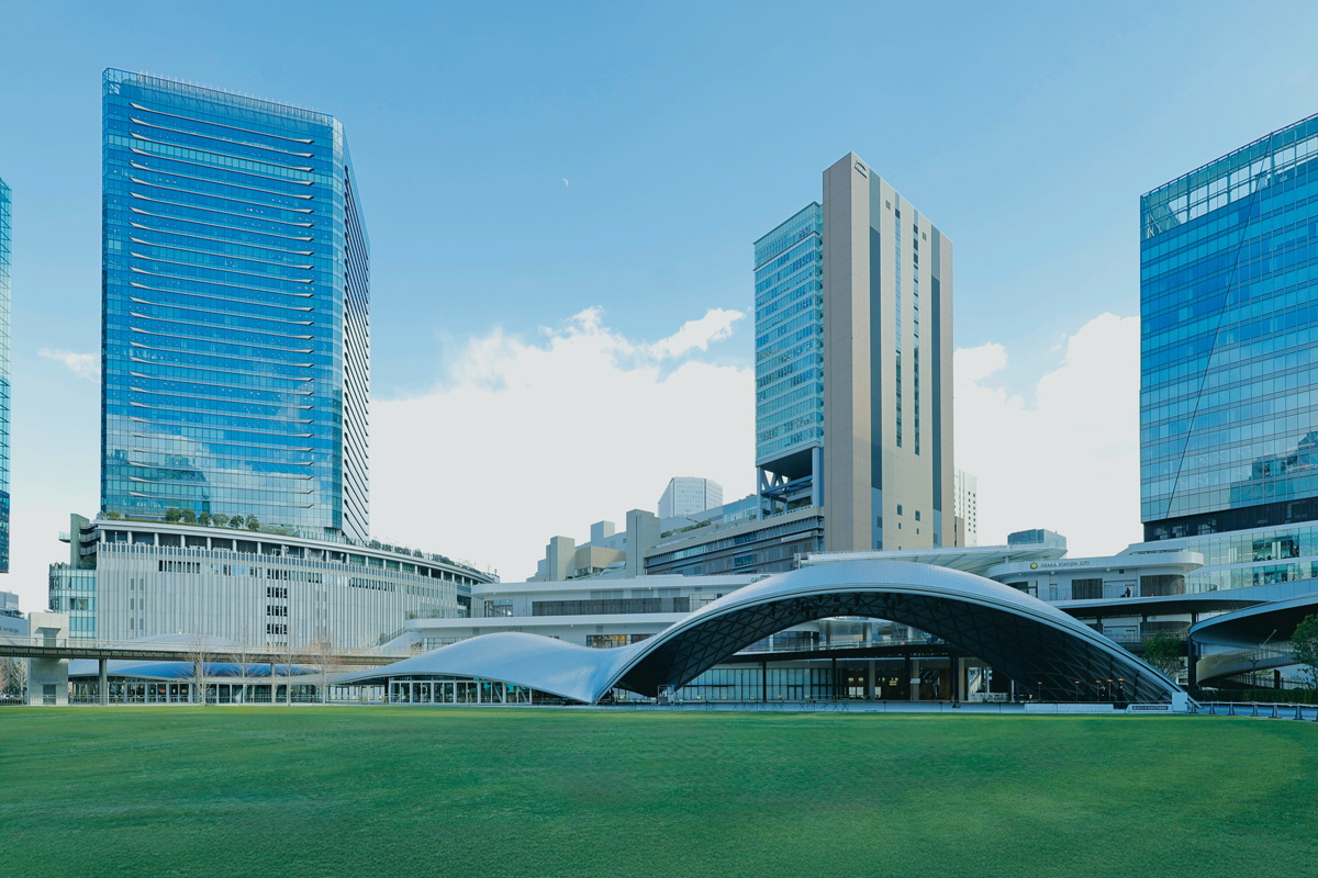 閉幕まであと少し。大阪万博と合わせていきたい名所｜なんばグランド花月、中崎町の朝ごはん、美術館、北新地の締めラーメンほか