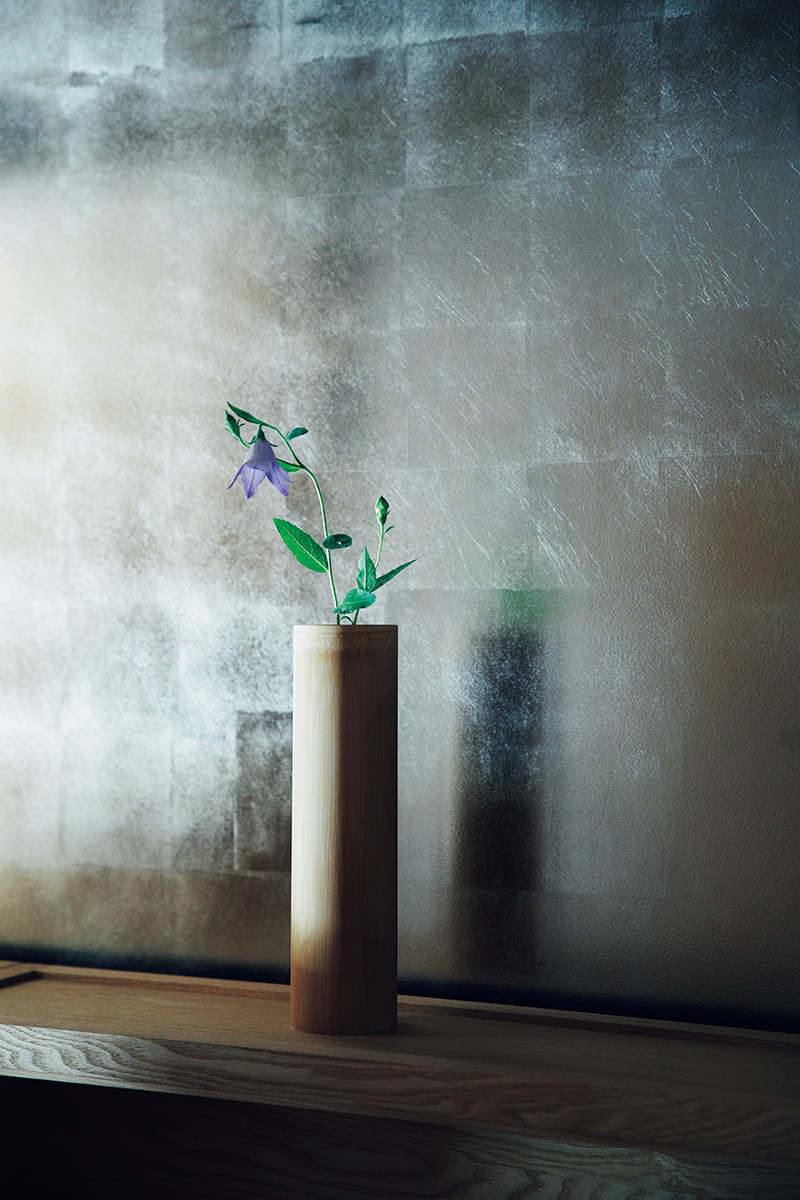 季節ごとの花が竹筒に入れられて届く。そのまま花器にも。季節の送り筒 秋16,500円(花屋 みたて https://www.hanaya-mitate.com/) 季節ごとの花が竹筒に入れられて届く。そのまま花器にも。季節の送り筒 秋16,500円(花屋 みたて https://www.hanaya-mitate.com/)