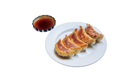 都内で餃子を食べるならココ！名店4選｜東京駅すぐのクラフトビール店のスパイス餃子、開店と同時に客が集まる店、高知名物パリパリ餃子ほか
