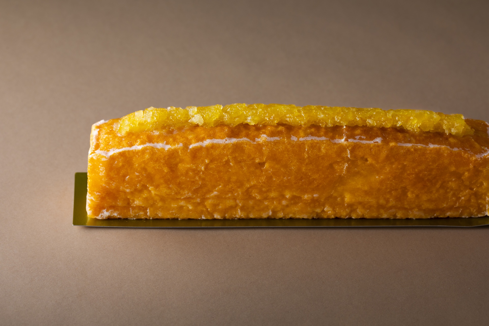 ぼる塾田辺さんオススメのスイーツ。〈パティスリー オーフィルドゥジュール〉の「ケークシトロン」