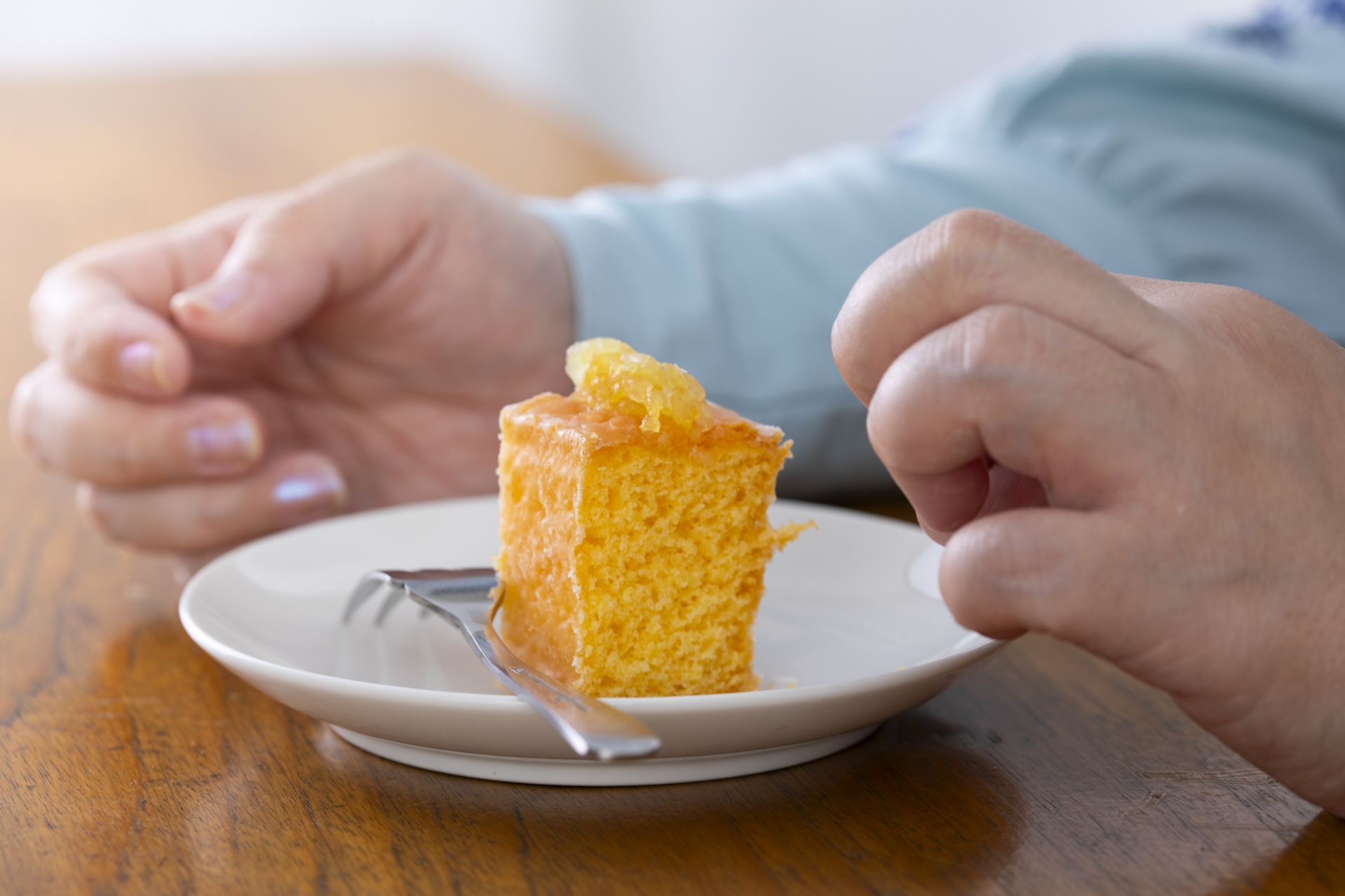 ぼる塾田辺さんオススメのスイーツ。〈パティスリー オーフィルドゥジュール〉の「ケークシトロン」