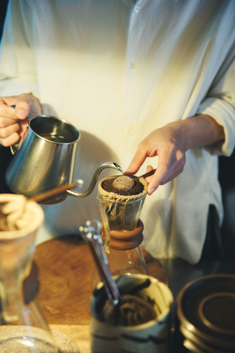 京都・神宮丸太町の〈LOB Coffee House〉