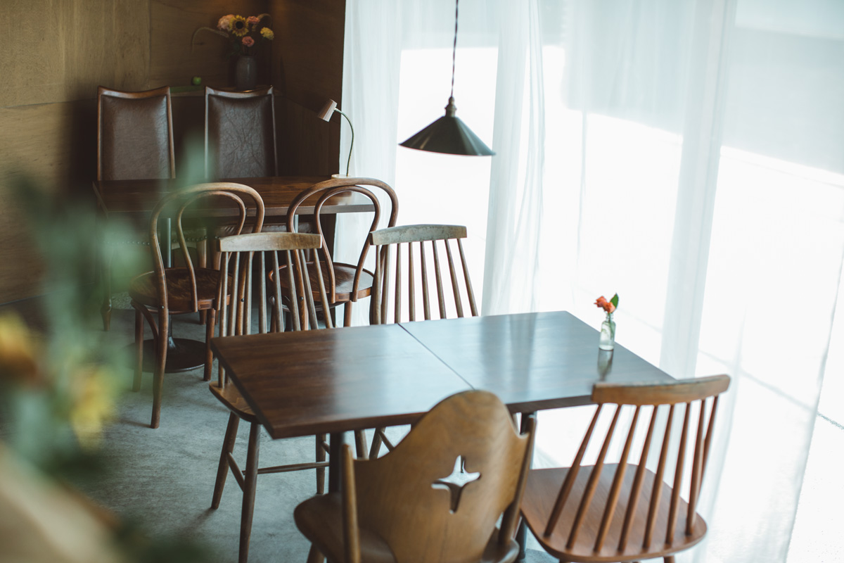  15:00オープン　自家製のプラントベース料理でナチュラルワインを満喫する午後。〈tardes〉