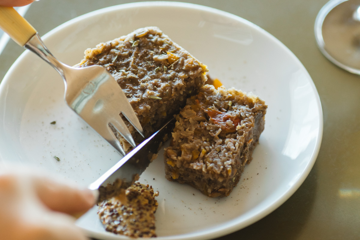  15:00オープン　自家製のプラントベース料理でナチュラルワインを満喫する午後。〈tardes〉