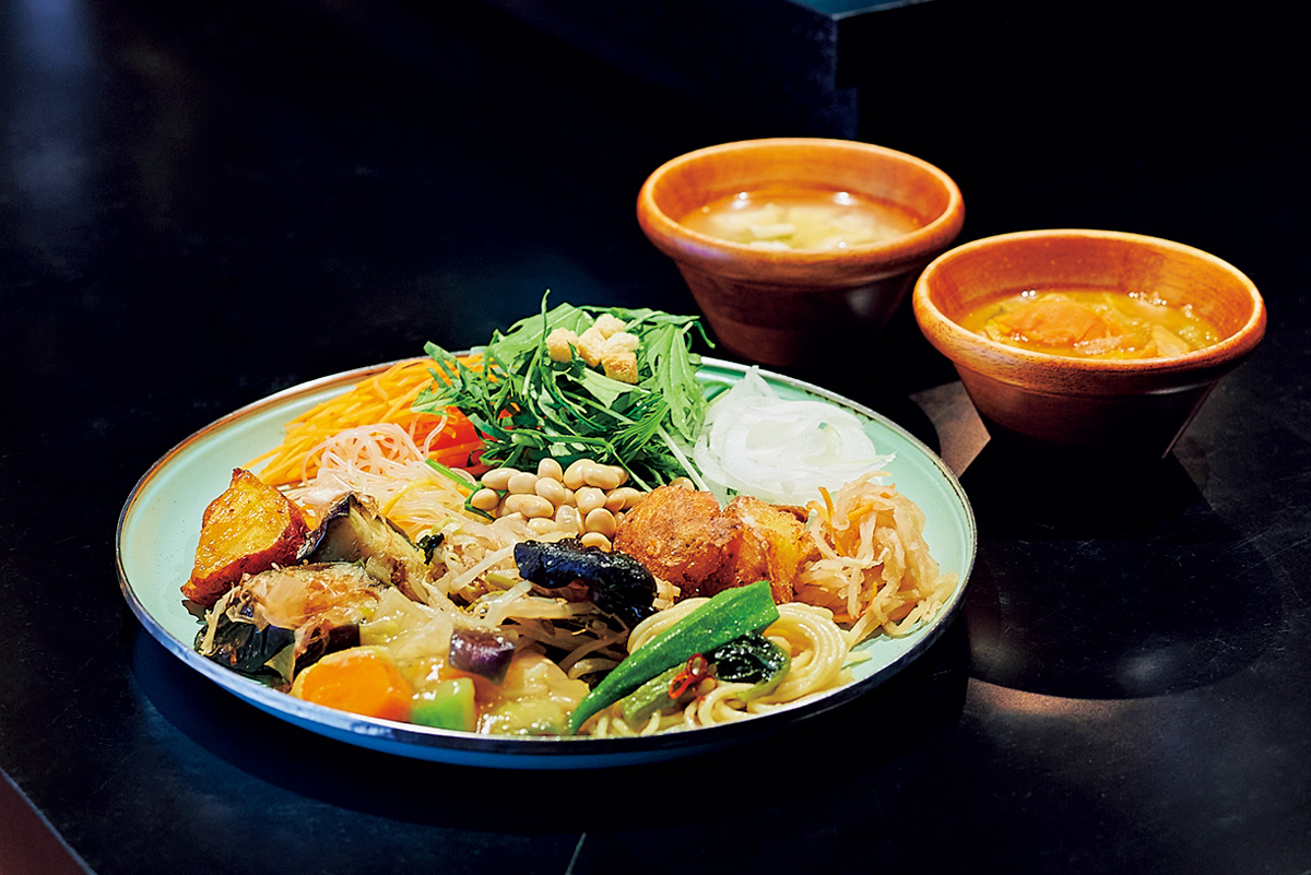 銀座でお得な美味しいランチ　〈在来食堂〉の季節のランチビュッフェ…1,980円