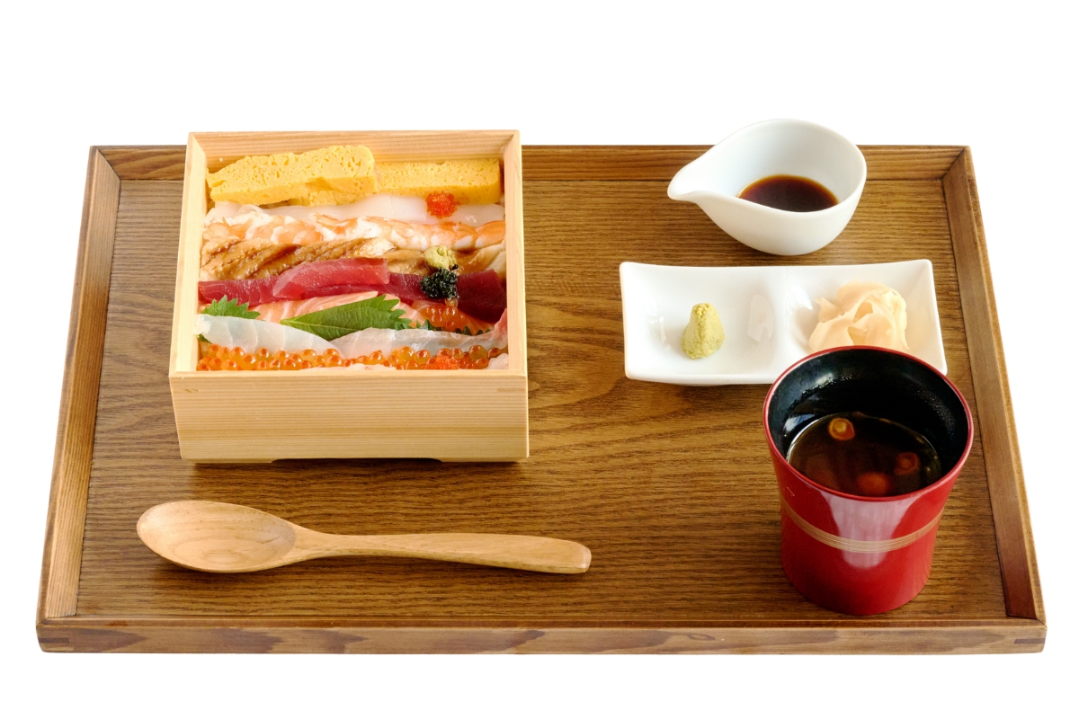 銀座でお得な美味しいランチ　「SEN-RYO海鮮ちらし」1,480円