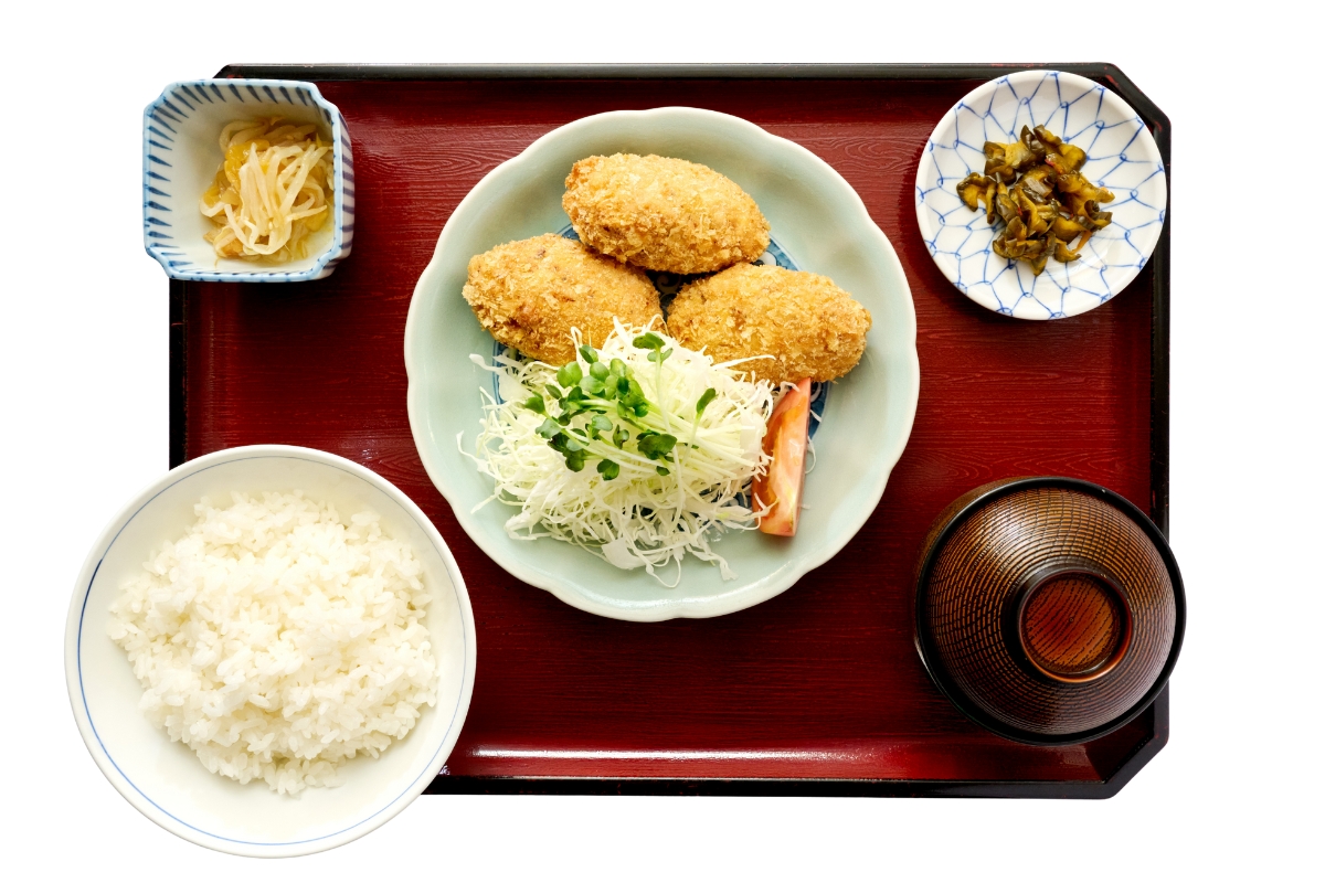 銀座でお得な美味しいランチ　「たつた揚げ定食」2,000円。