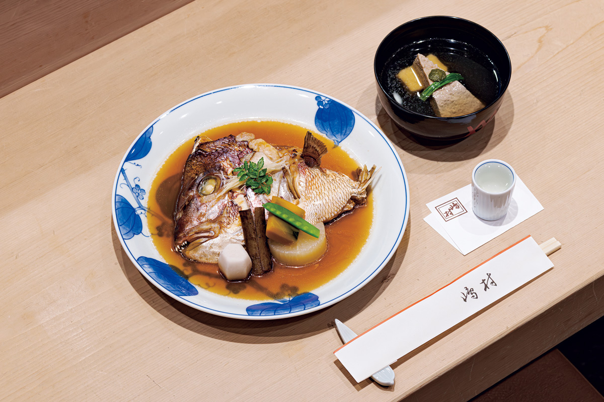 〈割烹 嶋村〉の真鯛かぶと煮とうずら椀